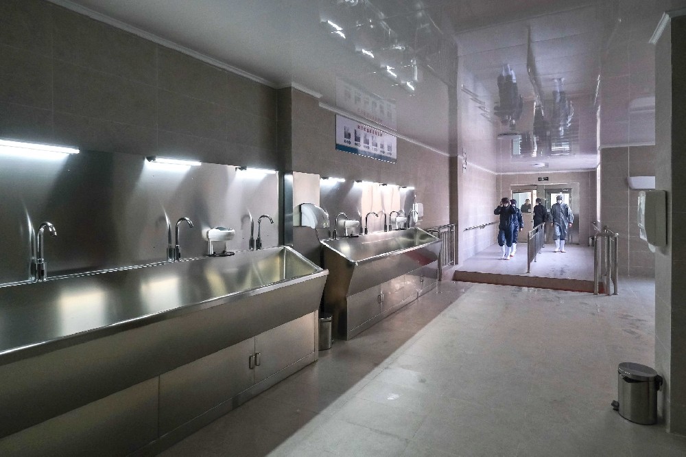 Handwashing and disinfection room